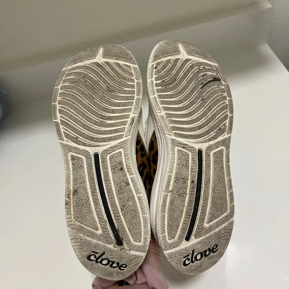 Clove‎ Cheetah Healthcare Nursing Sneakers size 7.5